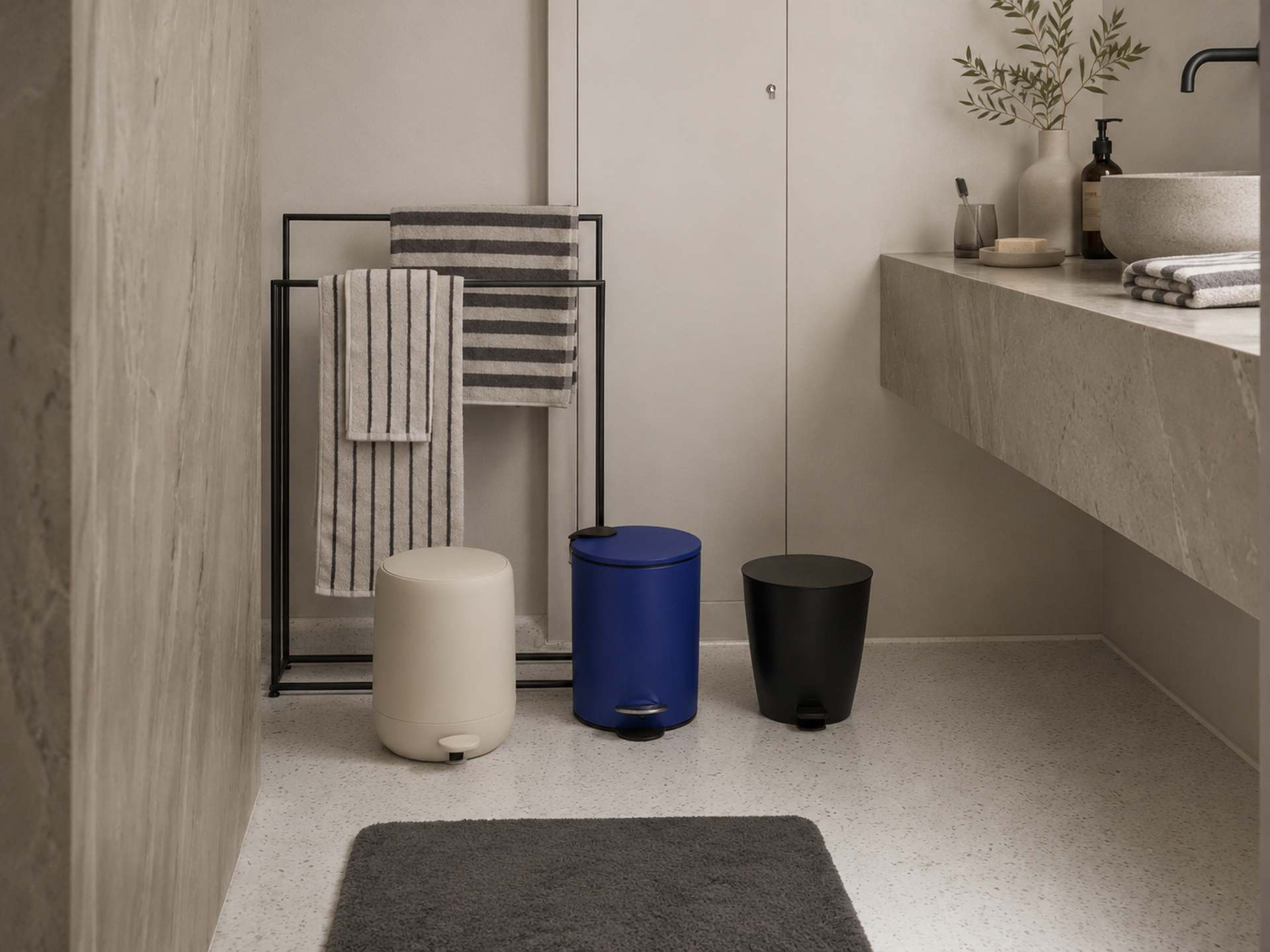 Kosmetikeimer entdecken Kompakter Kosmetikeimer für Bad und Gäste-WC