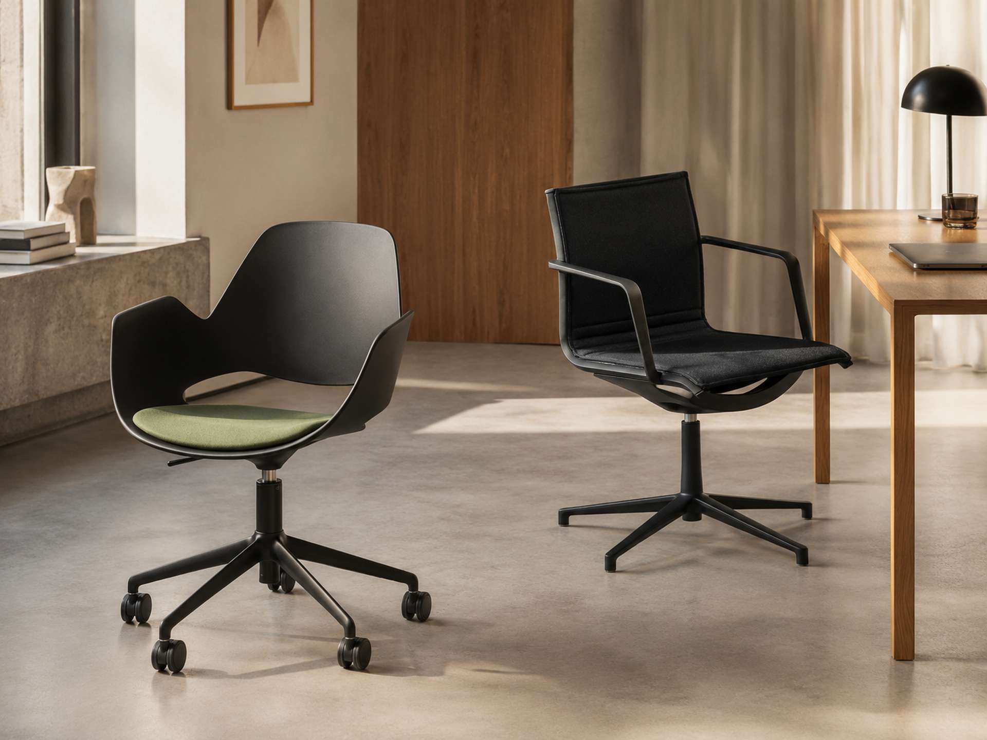 Stylische Bürostühle entdecken Stylische Bürostühle und Schreibtischstühle mit Rollen oder festem Gestell