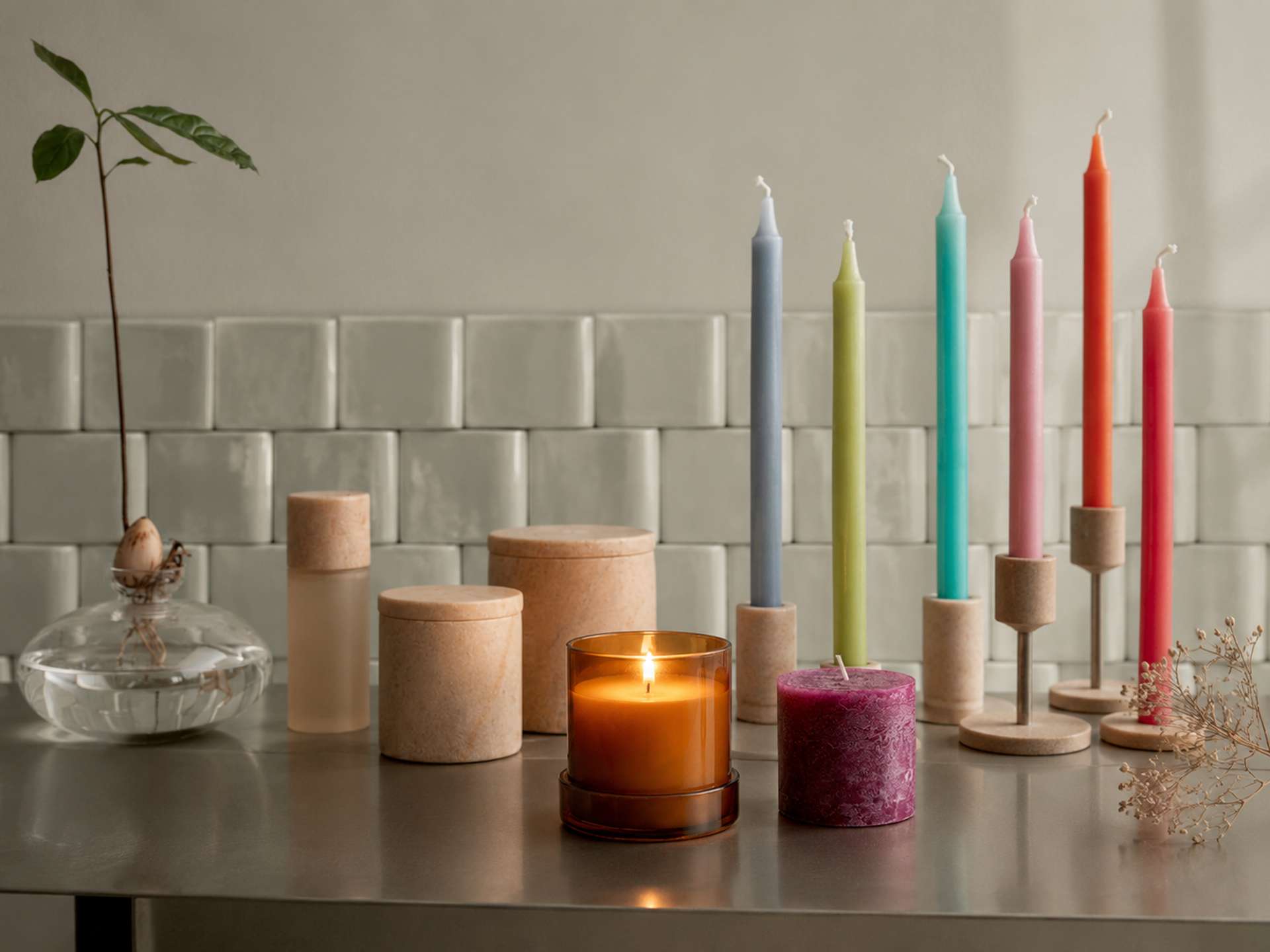 Kerzen entdecken Stabkerzen, Stumpenkerzen und LED-Kerzen für dekorative Lichtarrangements