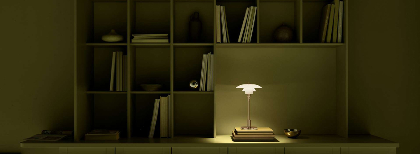 ph 2/1 tragbare leuchte in messing auf kommode