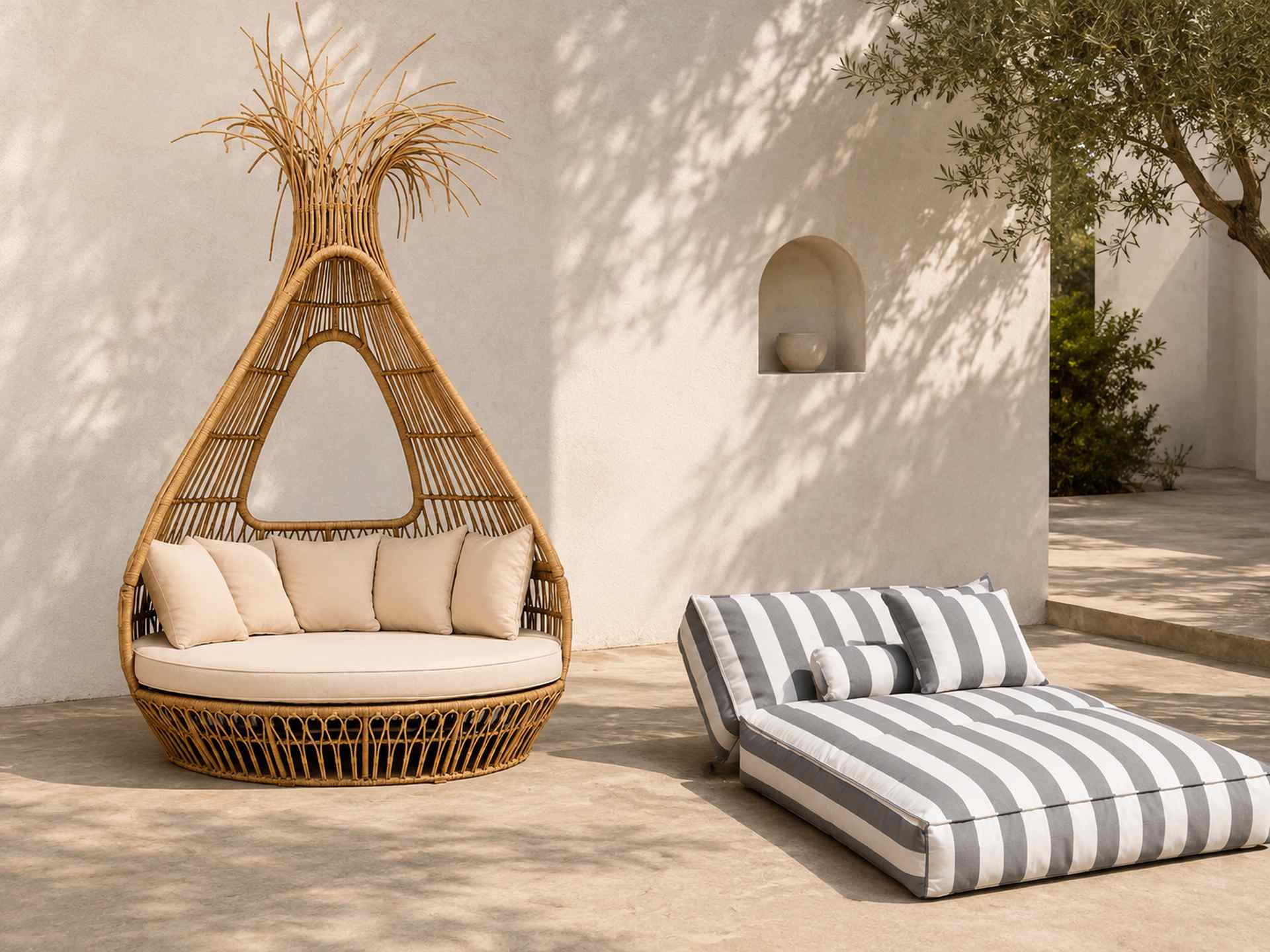 Outdoor Daybeds mit großzügiger Fläche zum Sitzen und Liegen