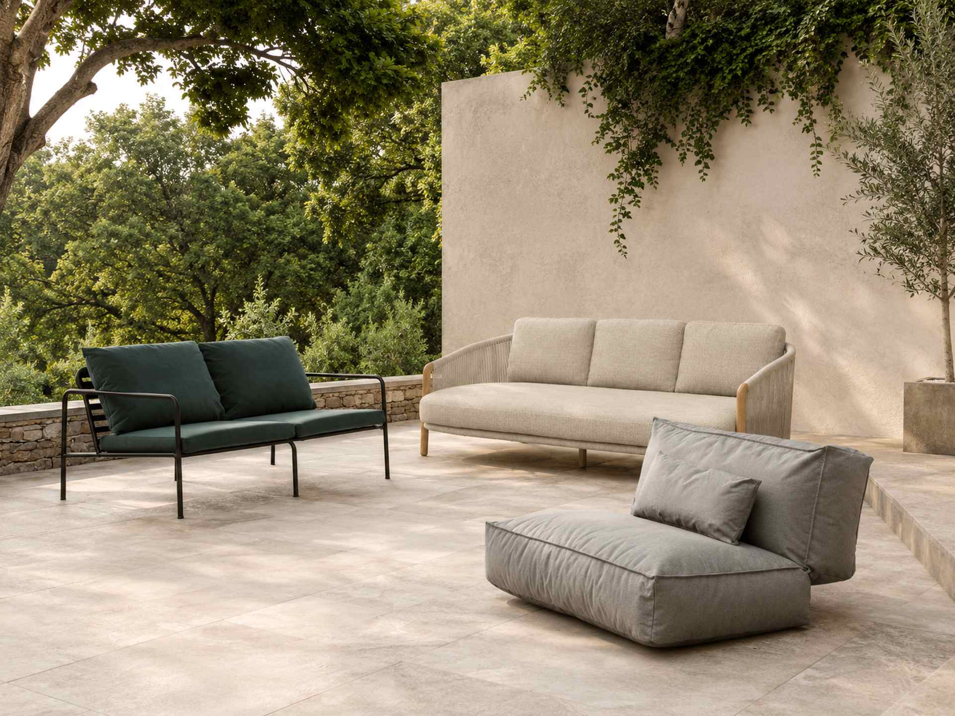Outdoor Lounge Sofas mit mehreren zusammenhängenden Sitzplätzen