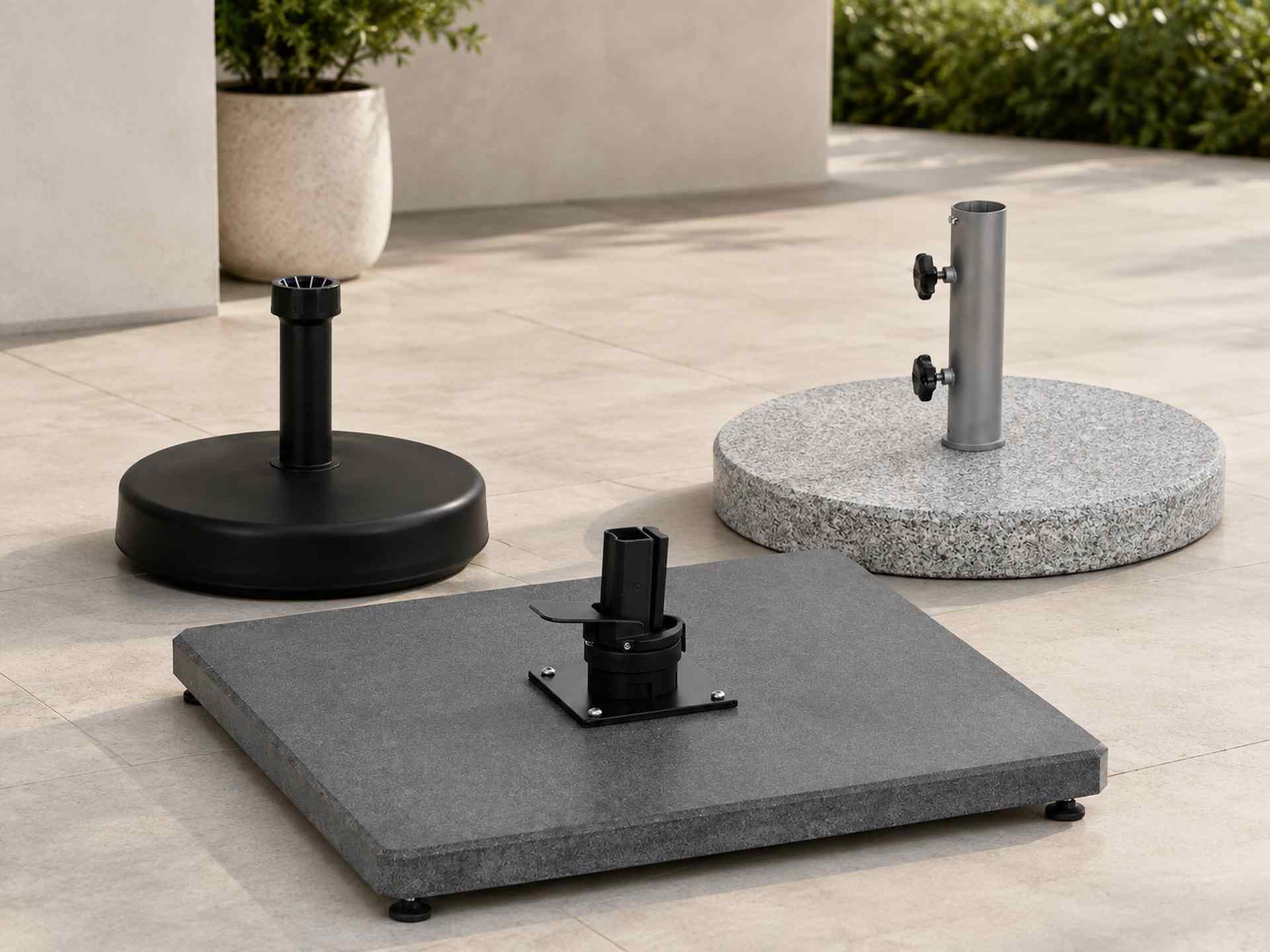 Design Sonnenschirmständer entdecken Design Sonnenschirmständer aus Granit, Kunststoff und Materialkombinationen