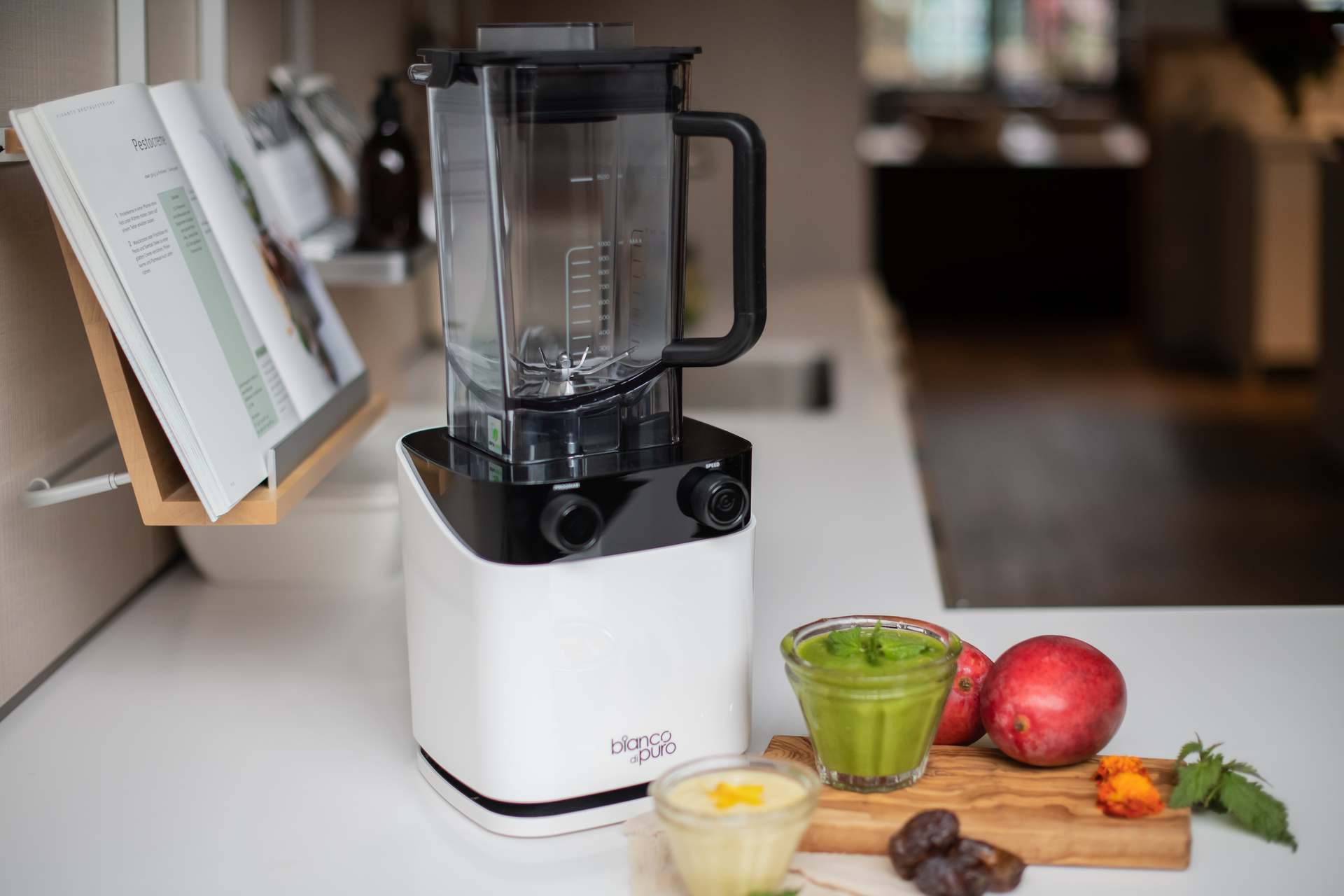 Hochleistungsmixer Volto N Hochleistungsmixer Volto N matt silver inkl. Tri-Set