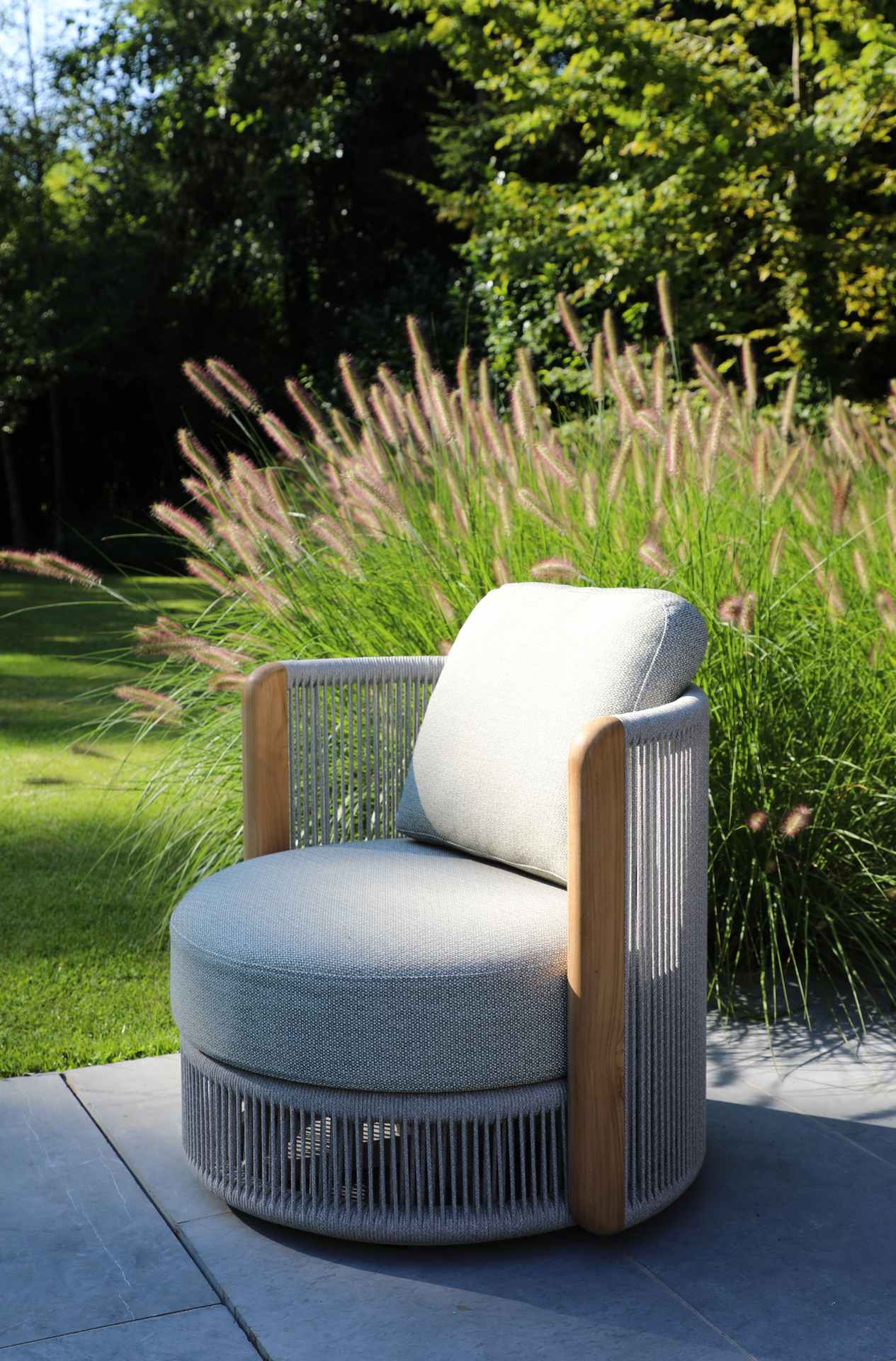 Haven Drehbarer Outdoor Lounge-Sessel in Mokka Haven Drehbarer Outdoor Lounge-Sessel in Mokka