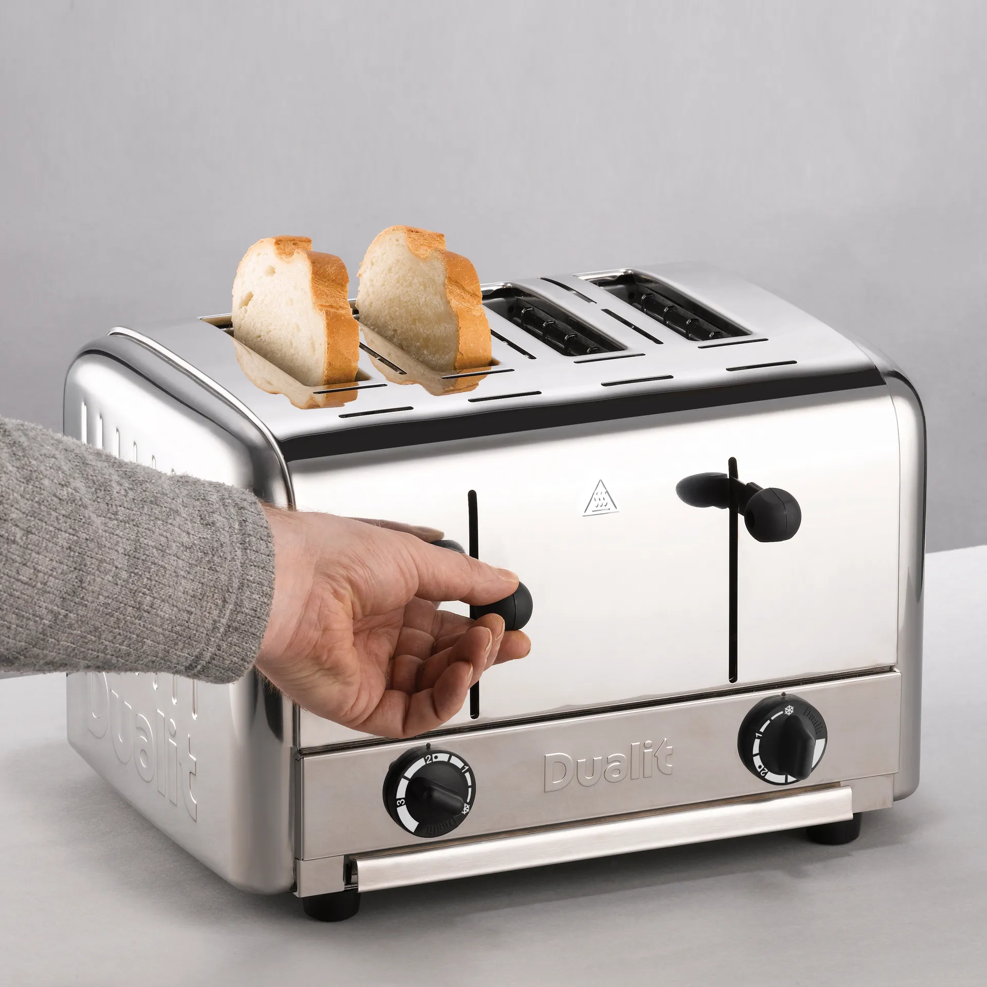 49910_04_catering_pick_up_toaster_aus_edelstahl.webp Catering Pop-Up Toaster 4-Schlitz Edelstahl