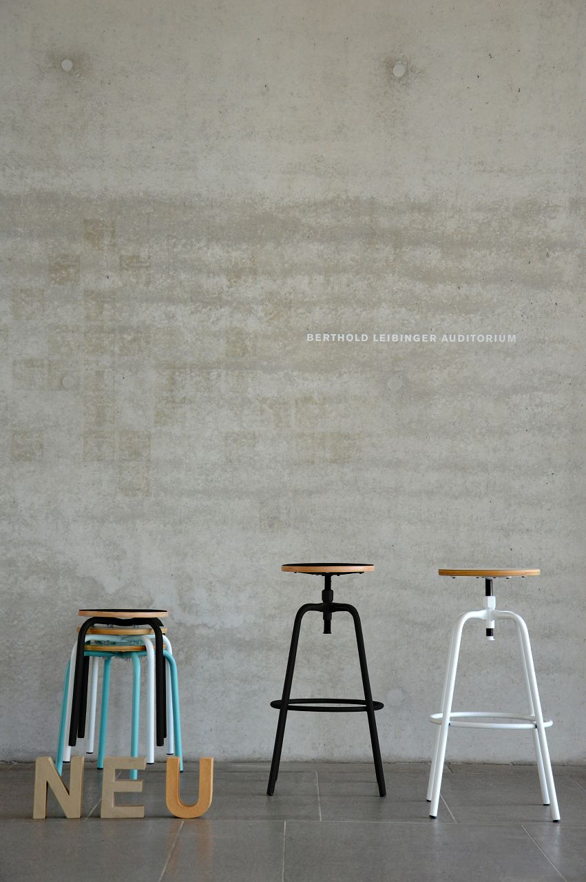 PARIS Hocker – Modernes Design mit Stahlrohrgestell nachtblau
