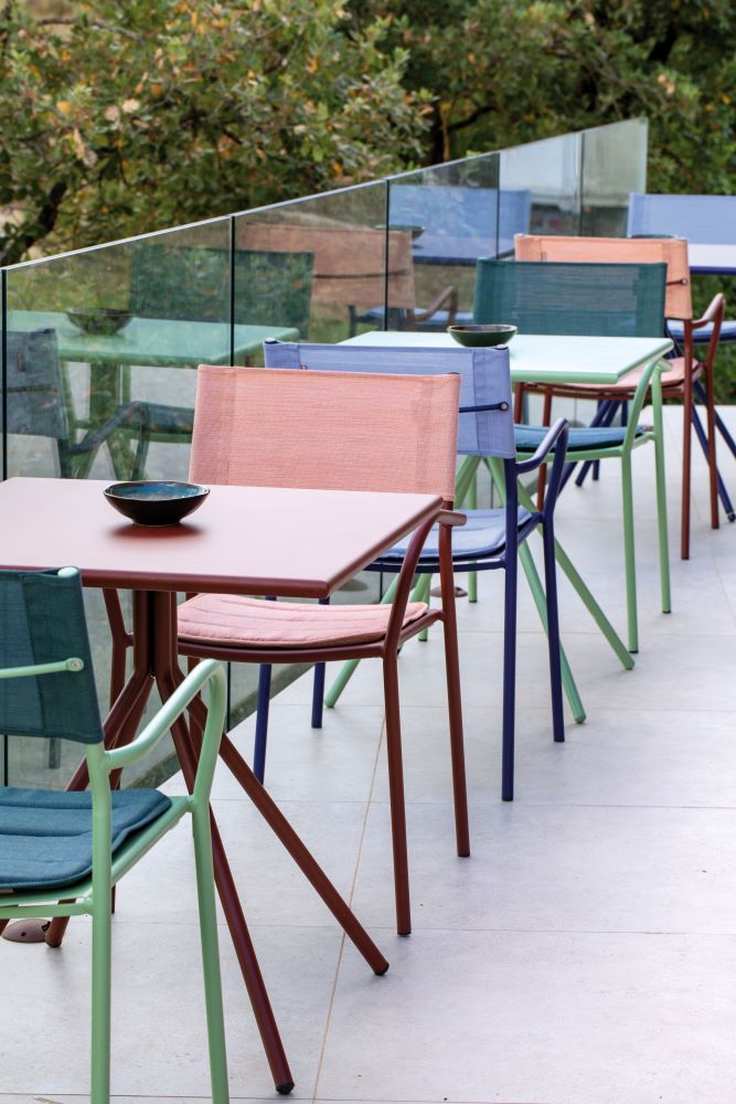 Vera Outdoorsessel stapelbar Vera Outdoorsessel stapelbar Corten Ice Cube