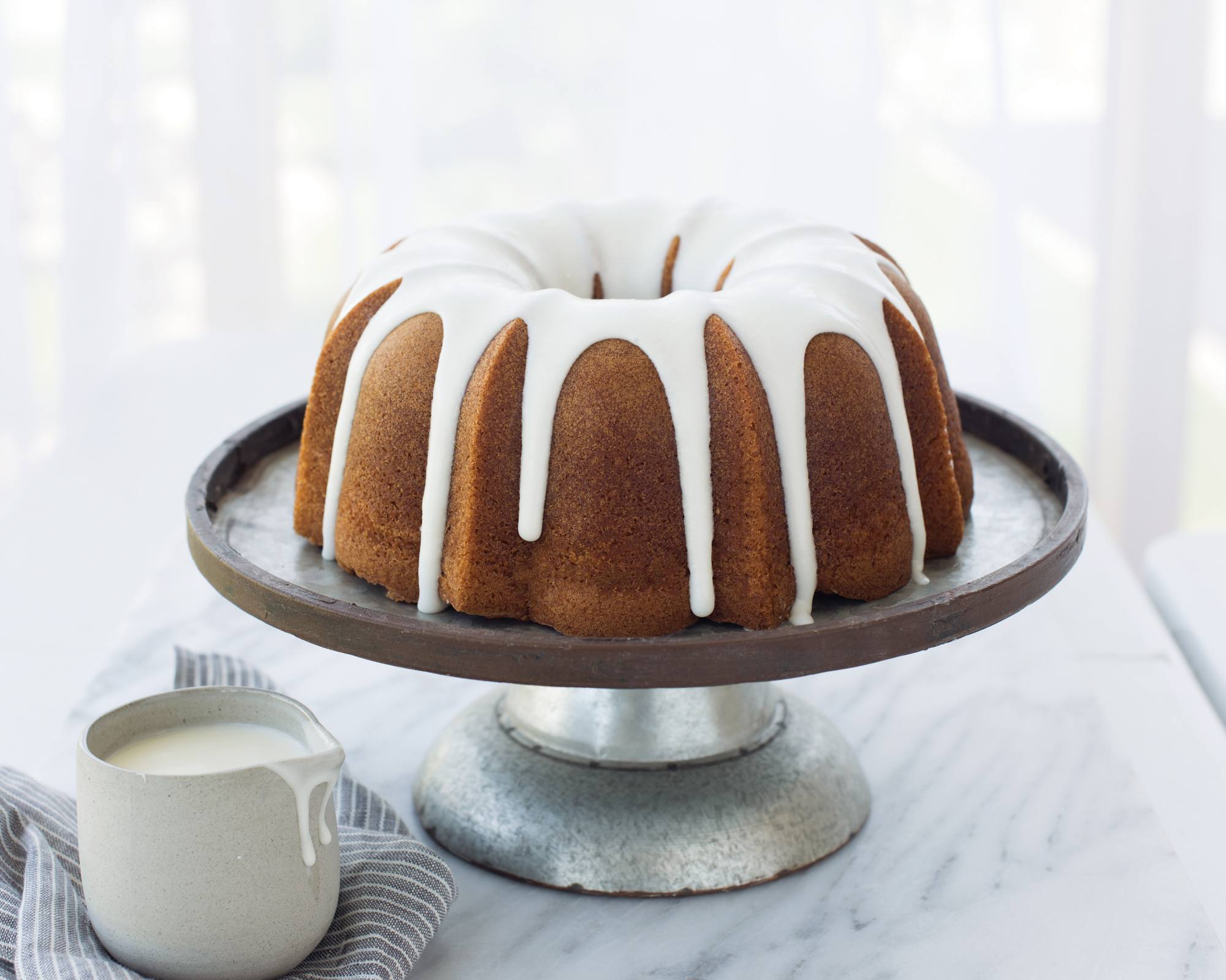Backform Anniversary Bundt Pan 2,4 - 3,5 Liter