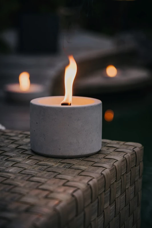Edles Beske Betonfeuer Solo mit einem Durchmesser von 14cm
