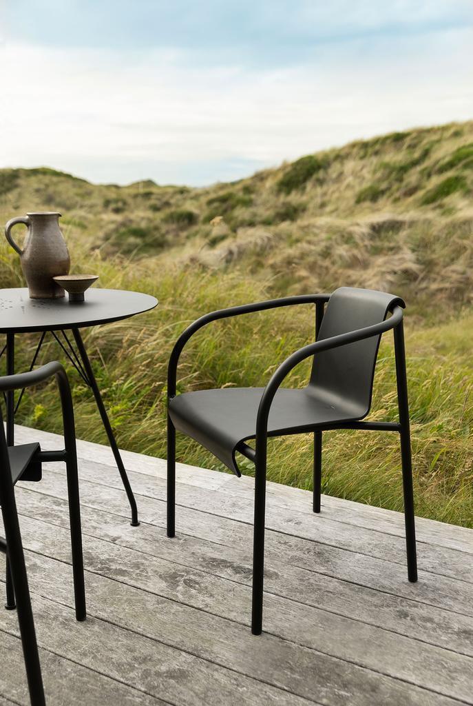 Nami Outdoor Stuhl mit Armlehne