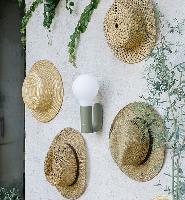 Wandhalterung zu Leuchte Aplô Wandhalterung zu Leuchte Aplô