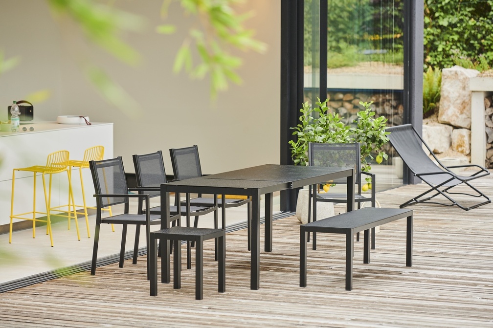 Aria Auszugstisch 140/200 × 80 cm – Aluminium pulverbeschichtet mit Einlegeplatte schwarz