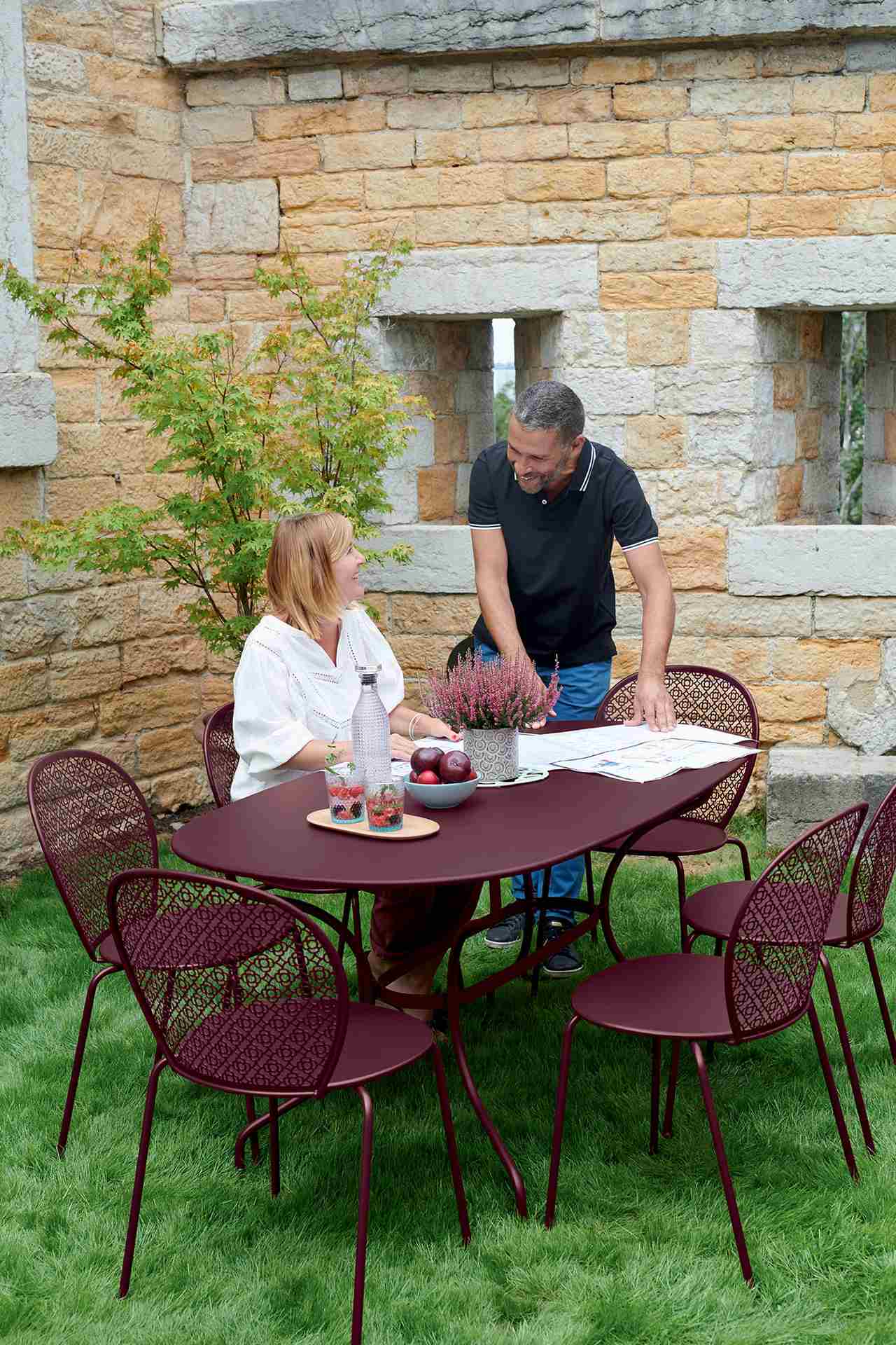 Opéra+ Ovaler Tisch 160 x 90 cm Outdoor Opéra+ Ovaler Tisch 160 x 90 cm Outdoor Latte beige