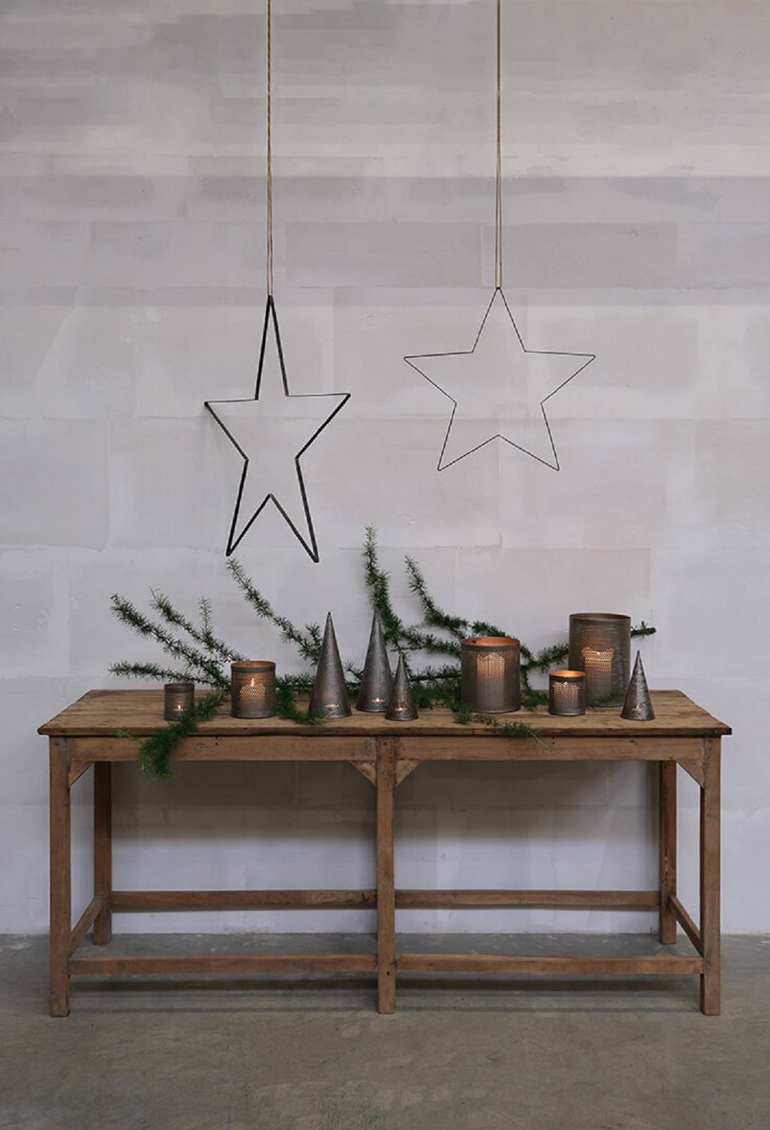 Stern mit Lederschnur, Eisen Stern mit Lederschnur, Eisen