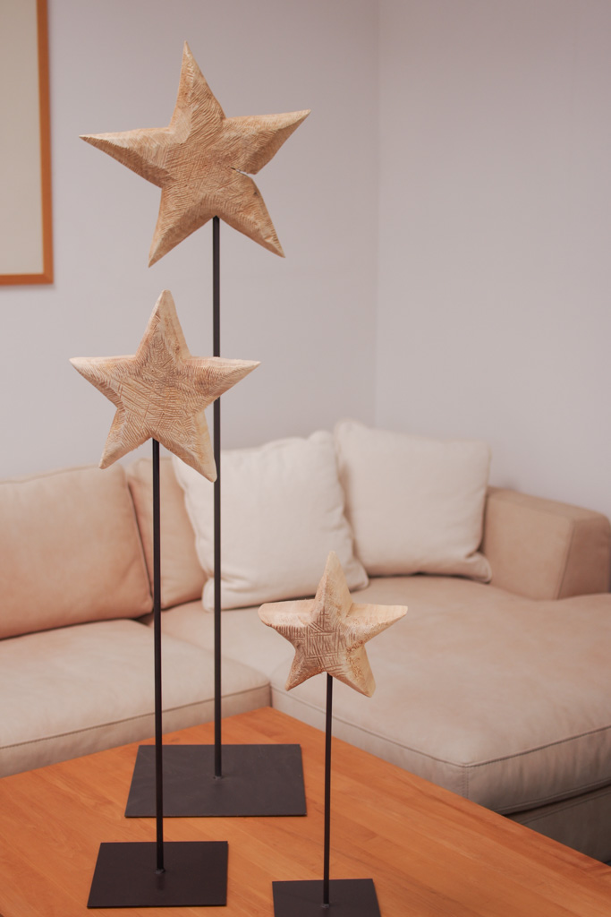 Holzstern auf Eisenständer Natur 90 cm Holzstern auf Eisenständer Natur 50 cm