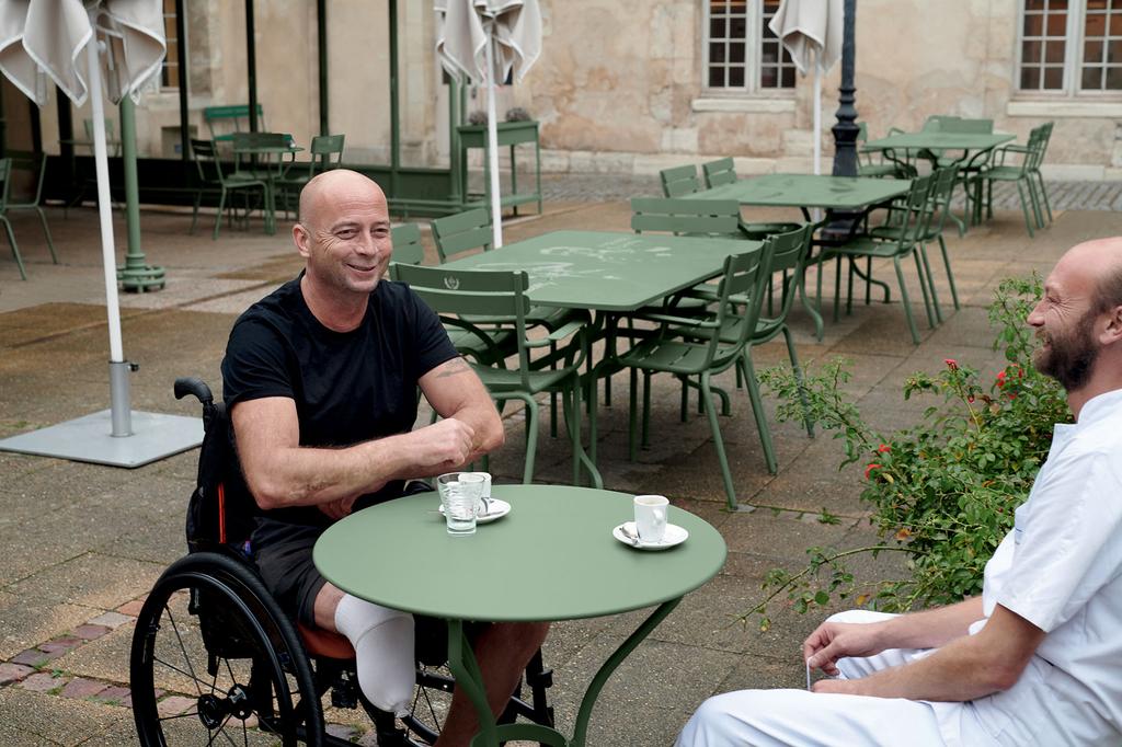 Opéra+ Cafe-Tisch Ø67 cm Latte Beige Opéra+ Cafe-Tisch Ø67 cm Latte Beige