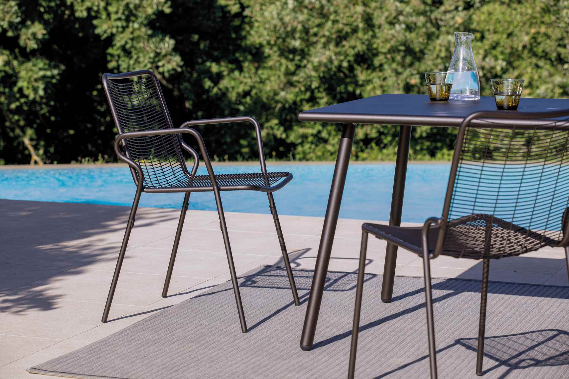 Roma Gartenstuhl mit Armlehne stapelbar Corten