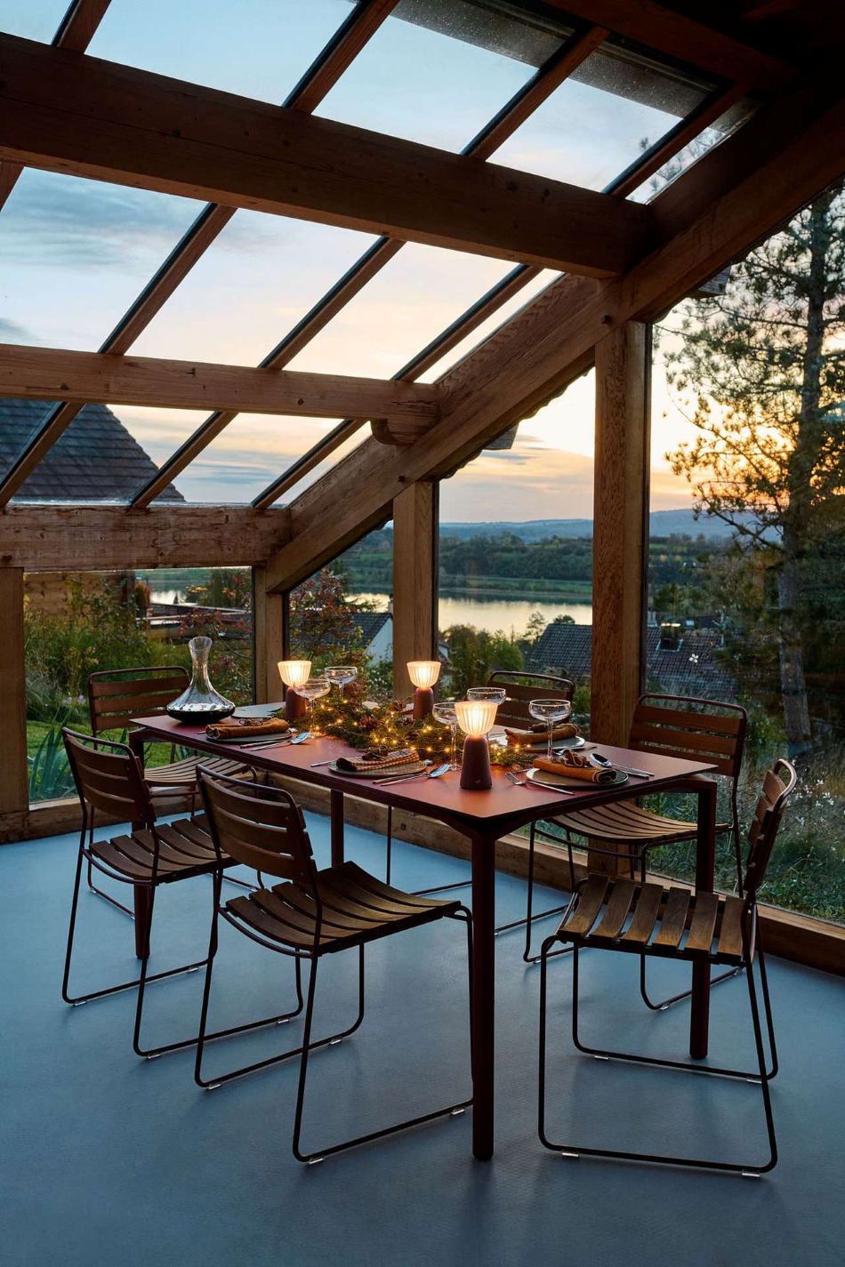 Großer Calvi Tisch Mineral 195x95 cm - Outdoortisch mit Dekton-Platte E2 Kandierte Orange E9 Weiß-Aeris