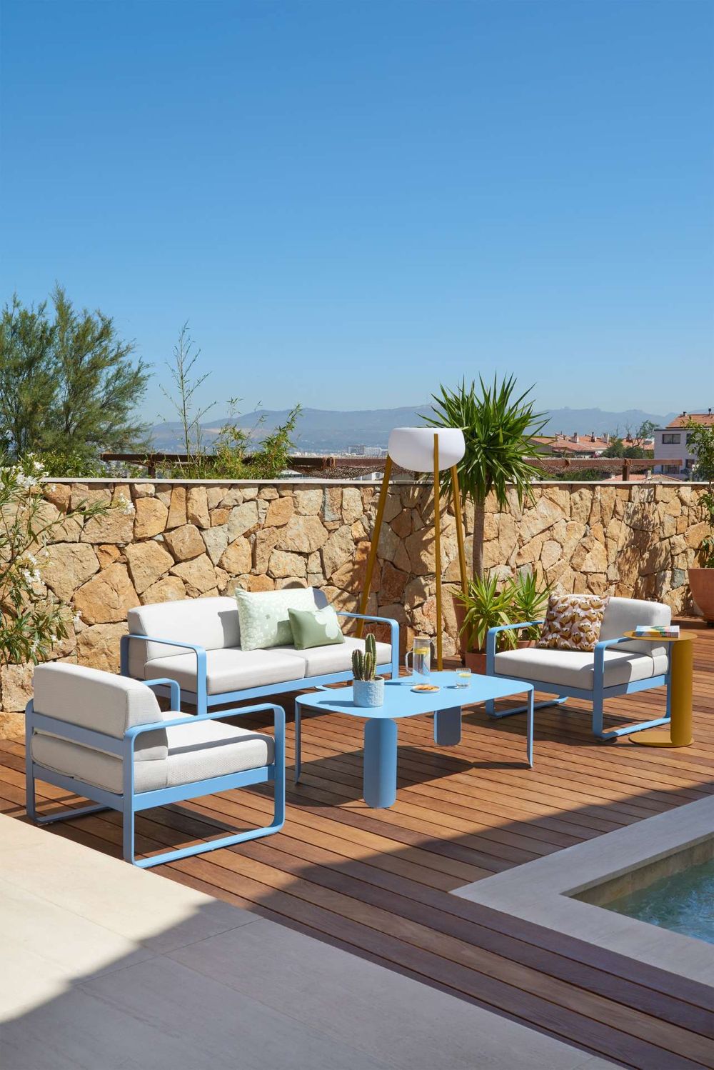 Bebop Outdoor Beistelltisch – Runder Gartentisch mit Sockelfuß 01 Baumwollweiß Bebop Outdoor Beistelltisch – Runder Gartentisch mit Sockelfuß E2 Orange