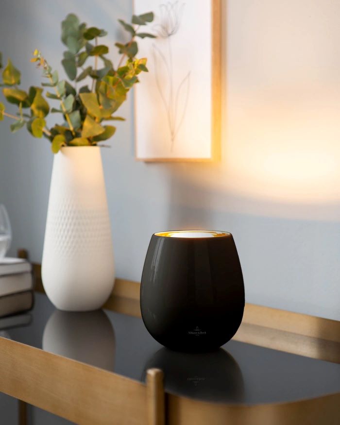 MUMBAI Akkuleuchte aus Keramik mit Goldakzent