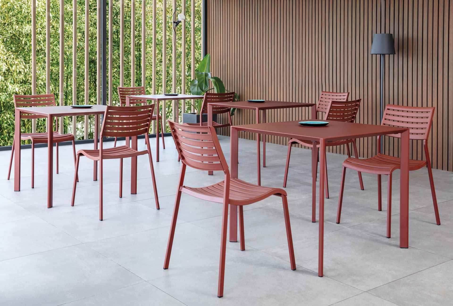 Nina moderner Gartenstuhl stapelbar Nina moderner Gartenstuhl stapelbar Terrakotta