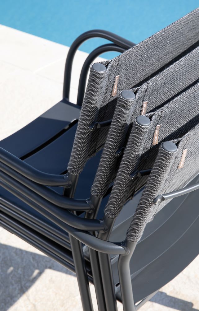 Vera Outdoorsessel stapelbar Vera Outdoorsessel stapelbar Corten Ice Cube