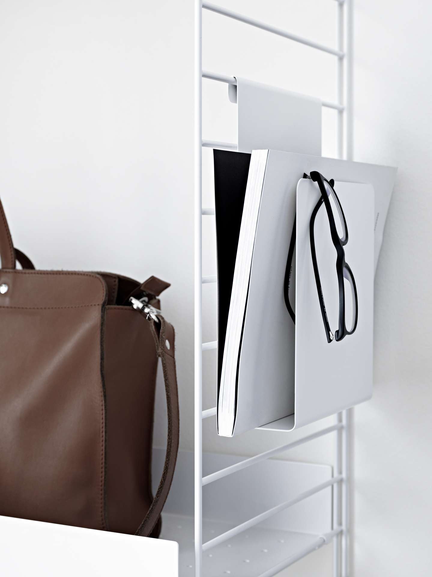 String System Zeitschriftenhalter Metall Schwarz