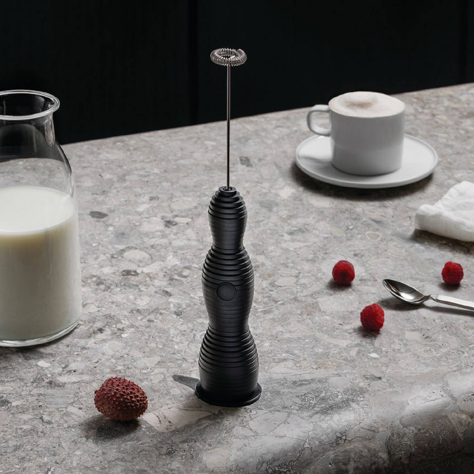 Pulcina elektrischer Milchschäumer schwarz – cremiger Milchschaum für Latte & Cappuccino Pulcina elektrischer Milchschäumer schwarz – cremiger Milchschaum für Latte & Cappuccino