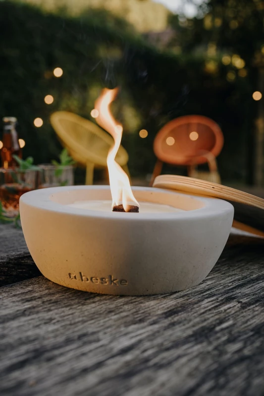 Großes Betonfeuer Savo mit schmalem Rand vom Hersteller Beske