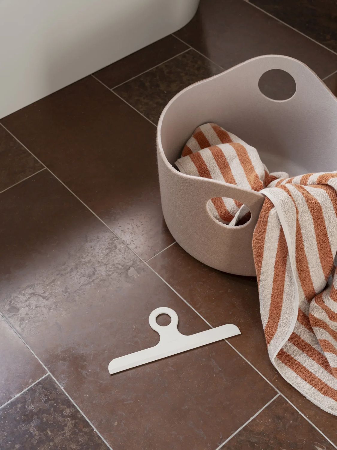 Kapi Duschwischer mit Wandhalterung - Ergonomisches Design.jpg Kapi Duschwischer mit Wandhalterung - Ergonomisches Design