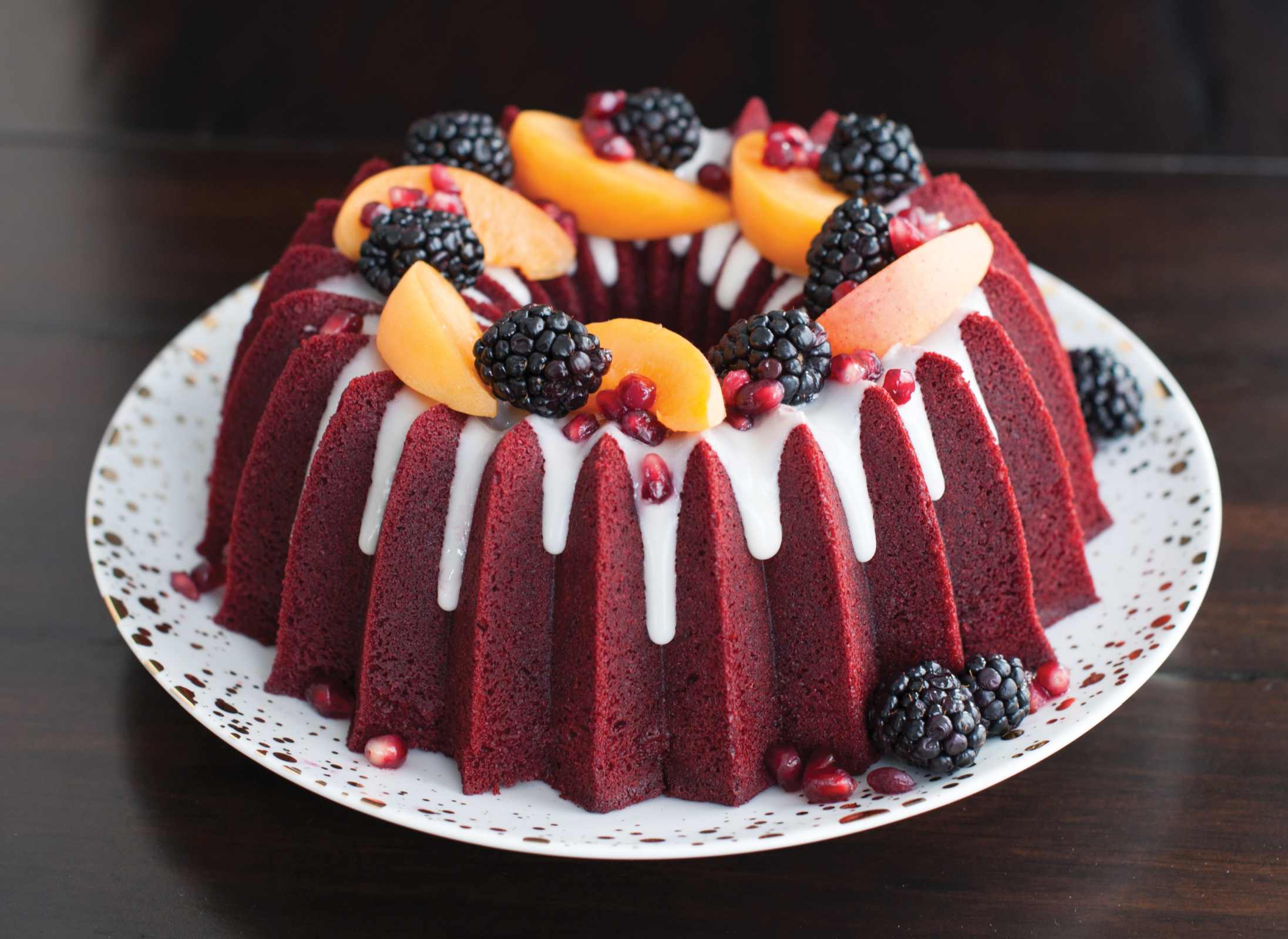 85777 Brilliance Bundt_Glazed_Fruit_05 Backform Brilliance Bundt Pan 2,4 Liter