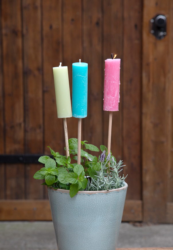 8150-99.jpg Outdoor Kerzenfackel Ø 4 x 14 cm mit Stab 36 cm lime