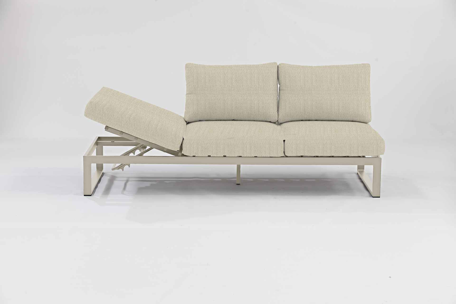 Nest 3-Sitzer Sofa für Outdoor verstellbarr Mokka Nest 3-Sitzer Sofa für Outdoor verstellbarr Mokka