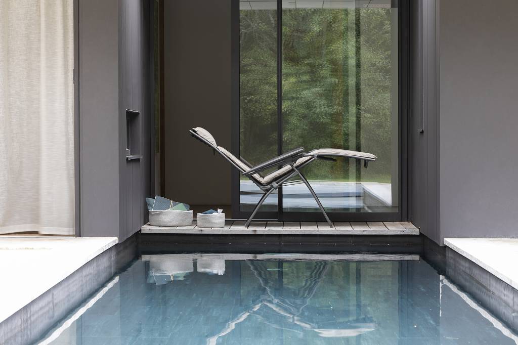 k-EVOLUTION_A9A1258_LAFUMA MOBILIER 2019 Sparset Outdoor Relaxliege BAYANNE Jade / Gestell Titane + Kissen