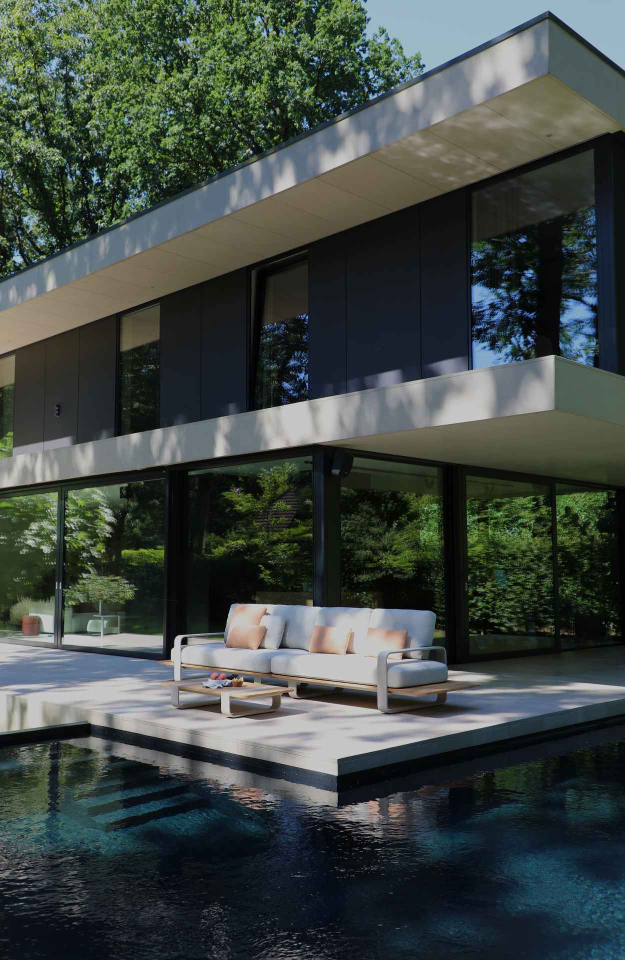 Dox gemütliches Outdoor Lounge Sofa - 2 Sitzer Dox gemütliches Outdoor Lounge Sofa - 2 Sitzer