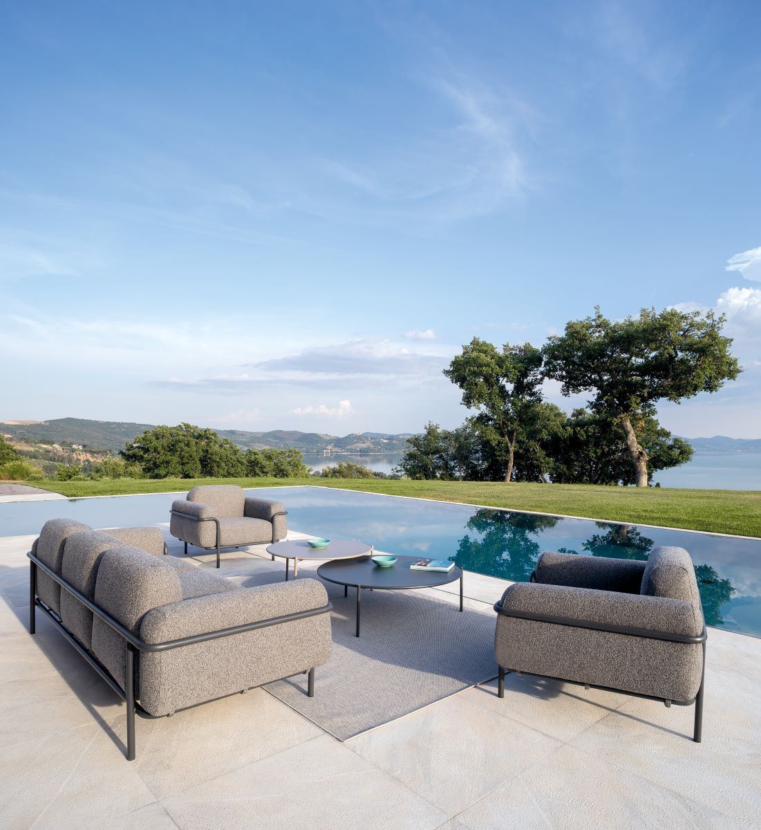 Hug bequemer Outdoorsessel - Lounge-Möbel Cream, Matt Weiß