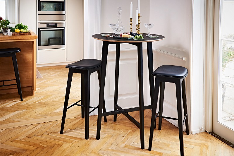 Nordic Barhocker – Buche schwarz kreuznaht (73cm)