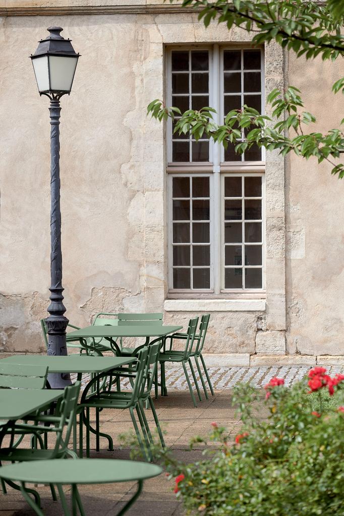 Opéra+ Cafe-Tisch Ø67 cm Latte Beige