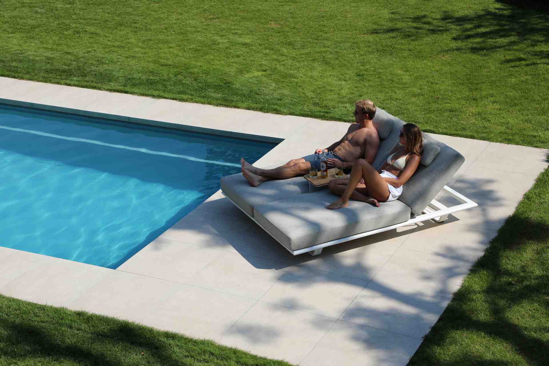 Teak Einklemm-Tisch für Twins Sonnenliege Teak Einklemm-Tisch für Twins Sonnenliege Mokka