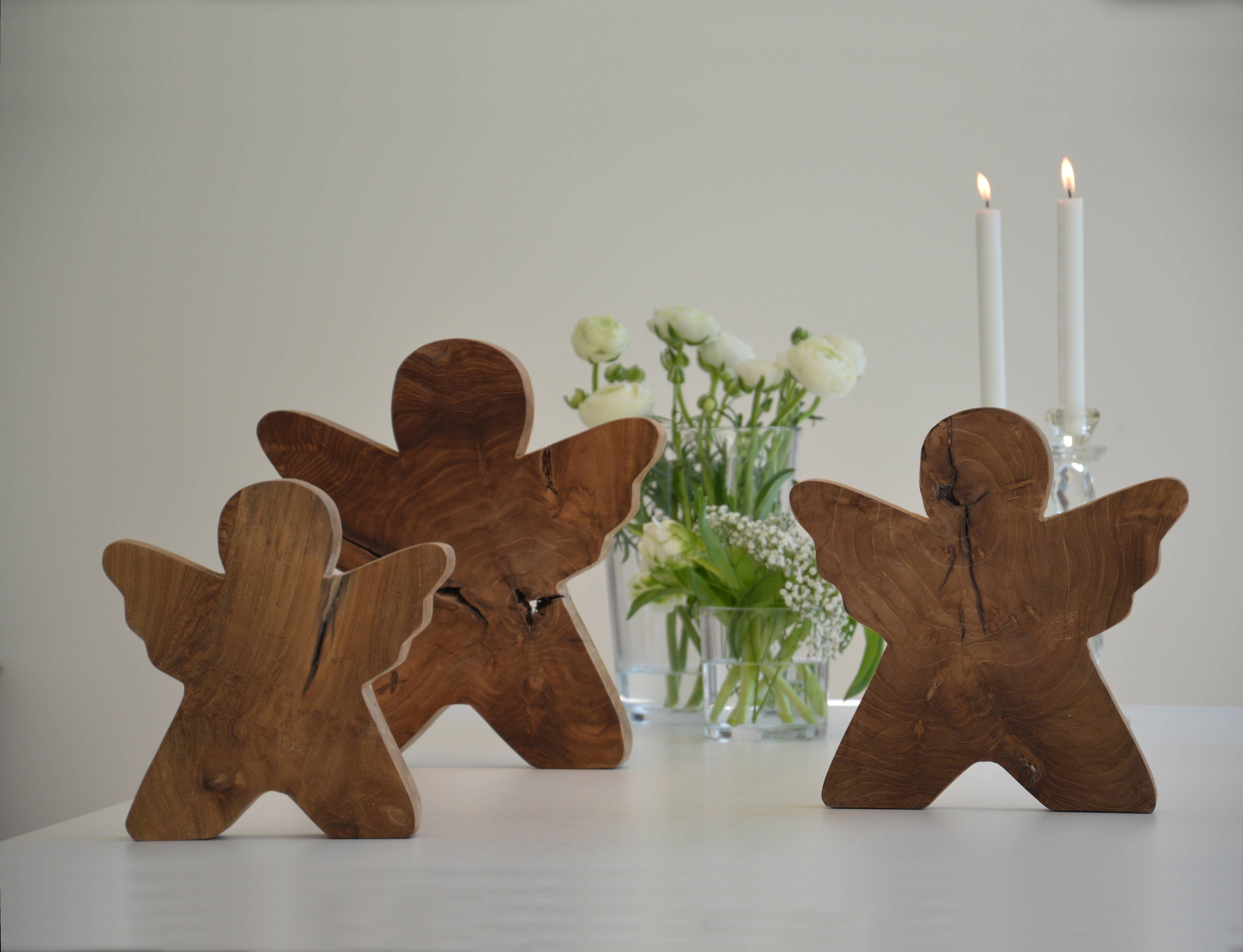 Weihnachtsfigur Unikat aus Teak "Schutzengel"