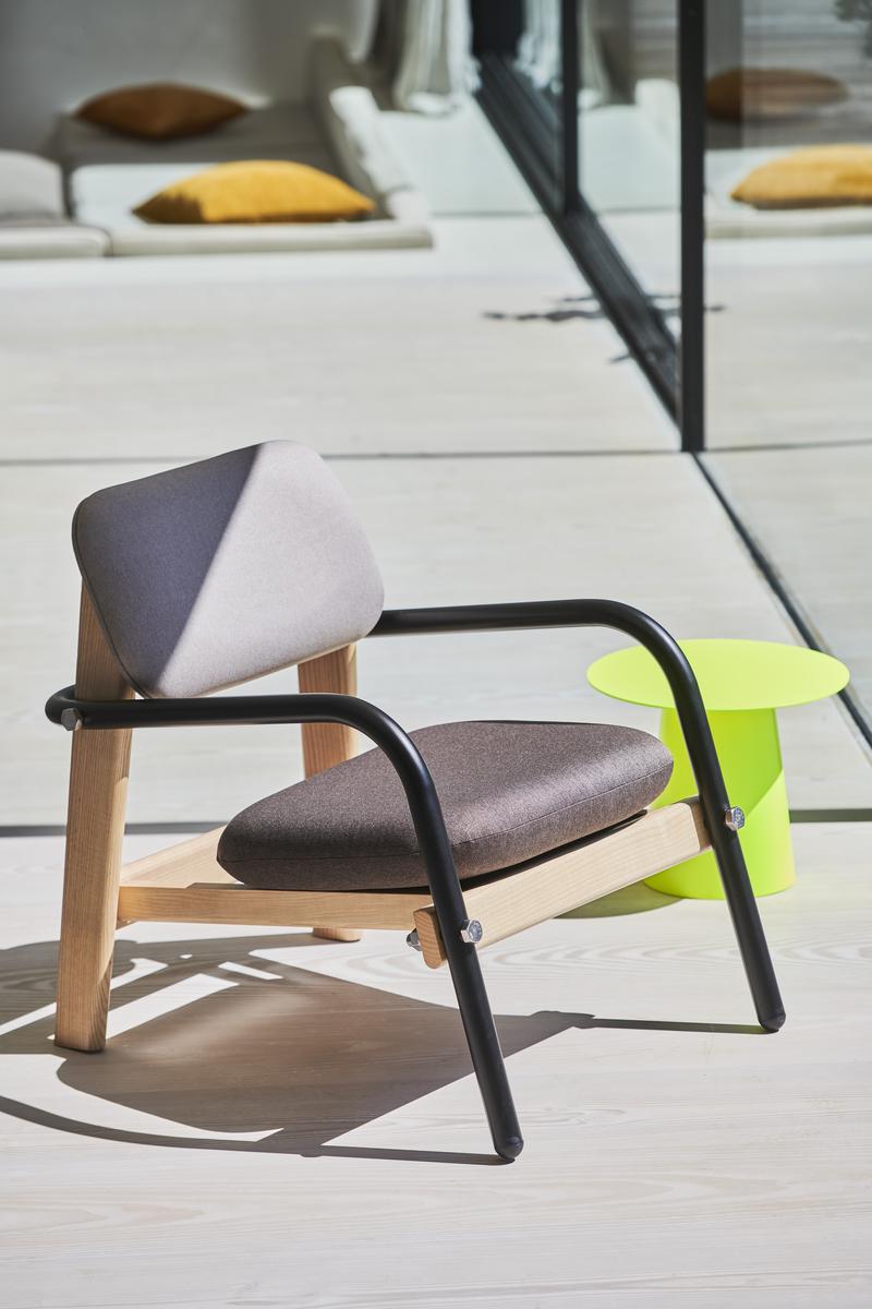 Sessel BILLY, Gestell: Esche, Armlehne: Stahlrohr Sessel BILLY, Gestell: Esche, Armlehne: Stahlrohr