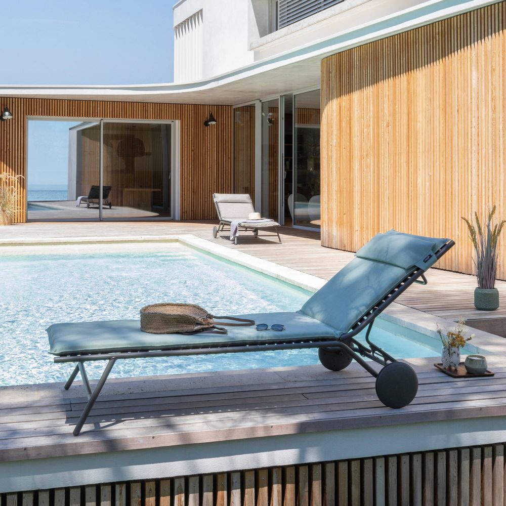 Outdoor Sonnenliege BAYANNE Jade / Gestell Titane Outdoor Sonnenliege BAYANNE Hedona / Beige Argile