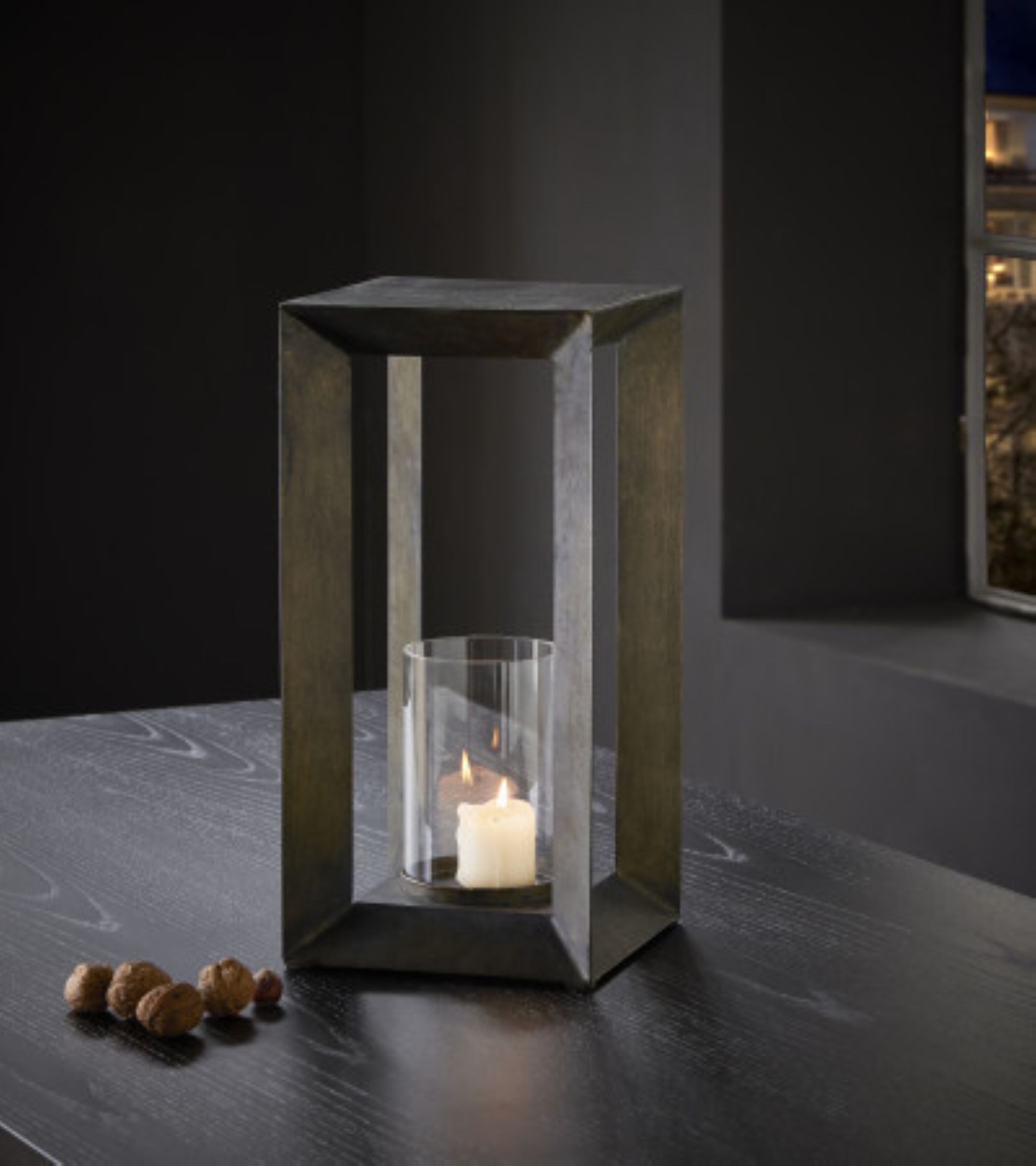 ESTATE geometrisches Windlicht mit Bronzeoptik ESTATE geometrisches Windlicht mit Bronzeoptik