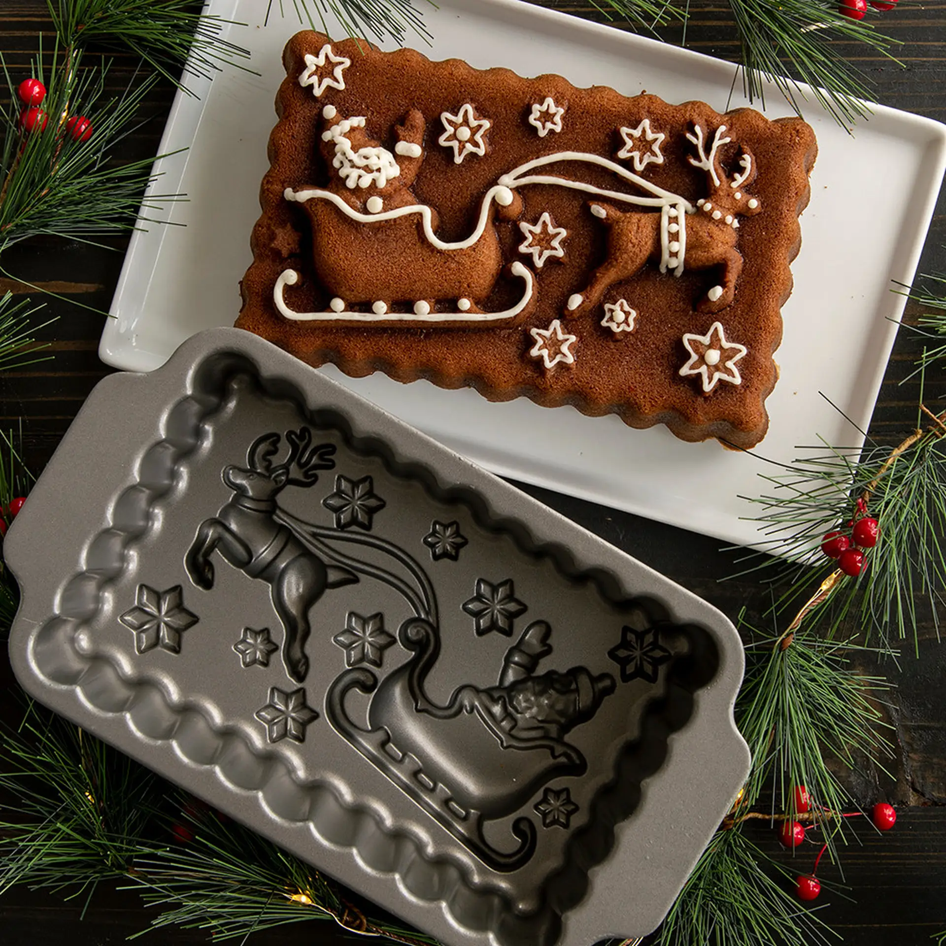 Weihnachtliche Kuchenform Santa’s Sleigh Loaf Pan 90848.webp Weihnachtliche Kuchenform Santa’s Sleigh Loaf Pan
