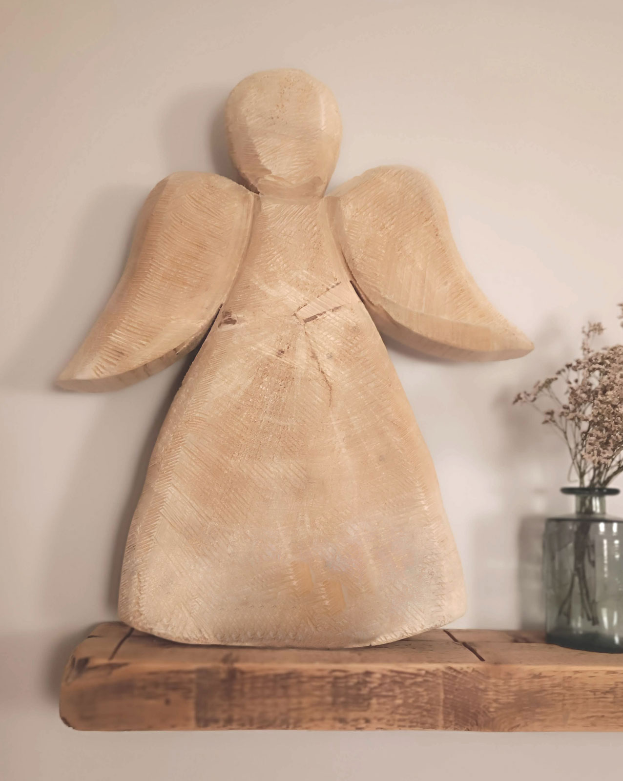 Holzengel aus Pappel naturbelassen - handgefertigte Dekoration Unikat für Weihnachten Höhe 46 cm Holzengel aus Pappel naturbelassen - handgefertigte Dekoration Unikat für Weihnachten Höhe 46 cm