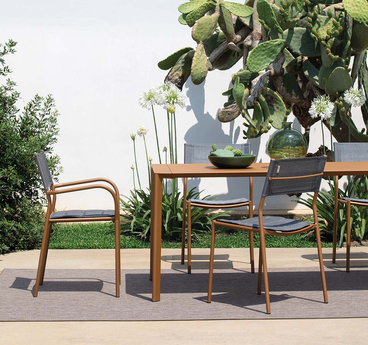 Vera Gartenstuhl stapelbar Ivory Clay Vera Gartenstuhl stapelbar Salbei Crocodile