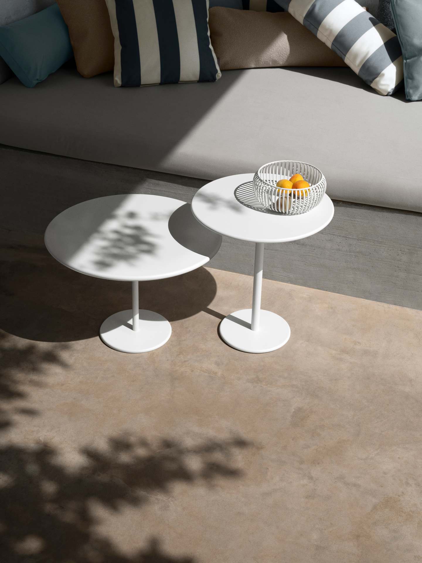 Outdoor Beistelltisch rund STAY Ø 50 cm Magnet Outdoor Beistelltisch rund STAY Ø 50 cm Magnet