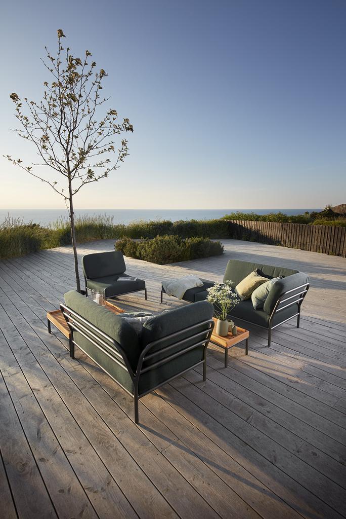 LEVEL Outdoor Sofa Lounge-Modul 2 Alpine Weiß Rechts LEVEL Outdoor Sessel Lounge-Modul 1 Dunkelgrau Sooty Grey