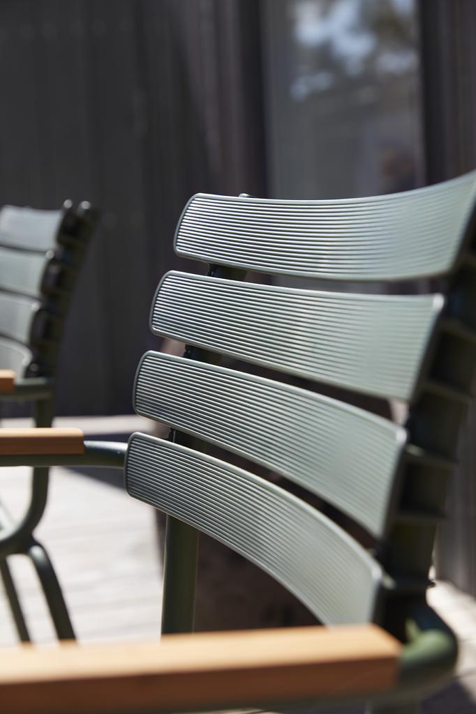 Outdoor Stuhl ReCLIPS Aluminium Olivgrün